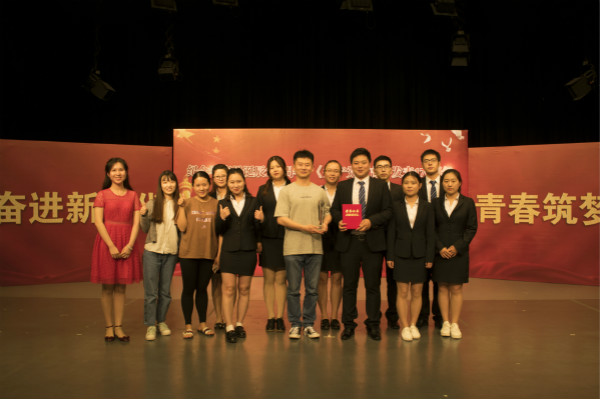 糖心视频
研究生在“2018—马克思与我们同行”朗诵比赛中荣获佳绩